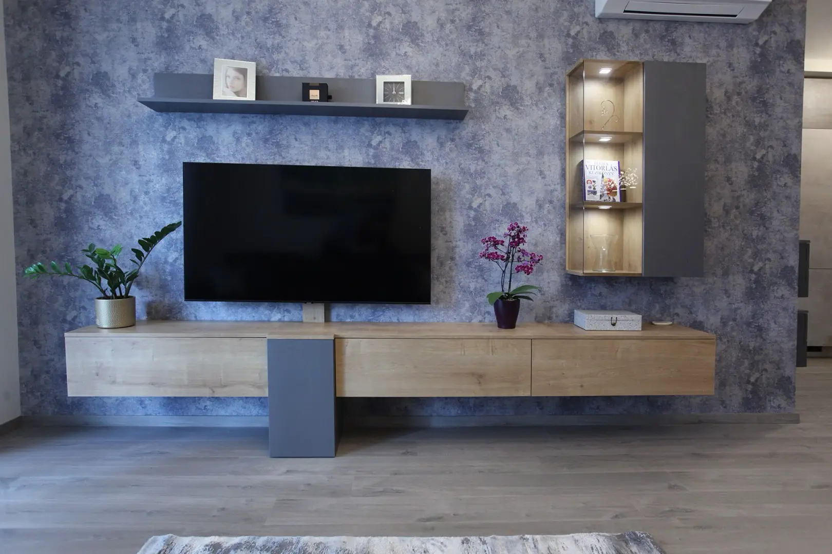 Nappali TV fallal